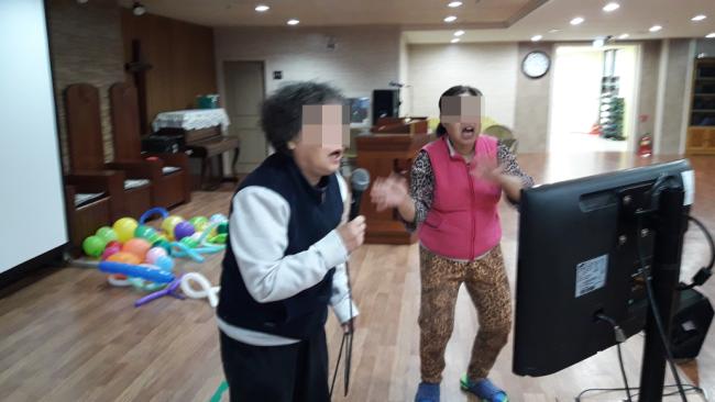 섬마을 선생님은 언제 오시는겨~~